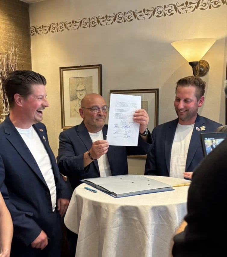 Vertragsunterzeichnung